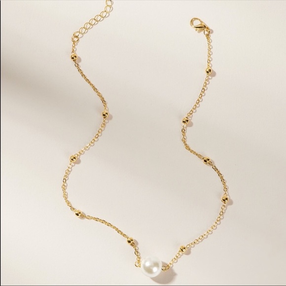 Singular Pearl Necklace - Picture 3 of 3